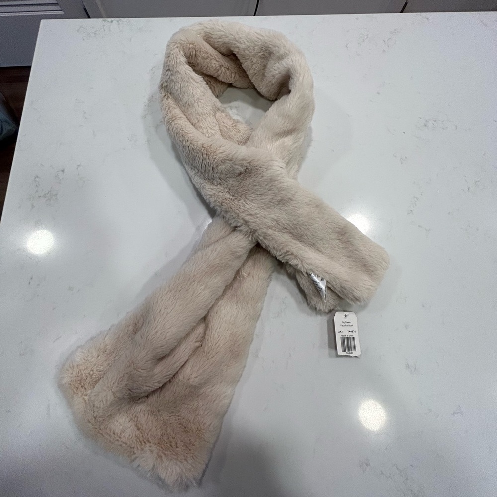 Faux fur scarf